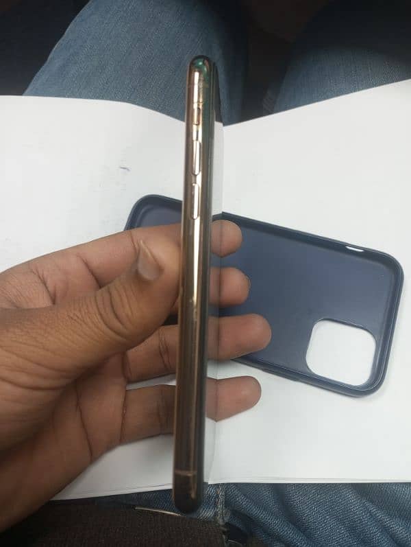 iphone 11pro Pta approved 7