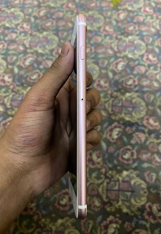 IPhone 7 Plus PTA Approved 32 Gb With Box Sealed Phone. 5