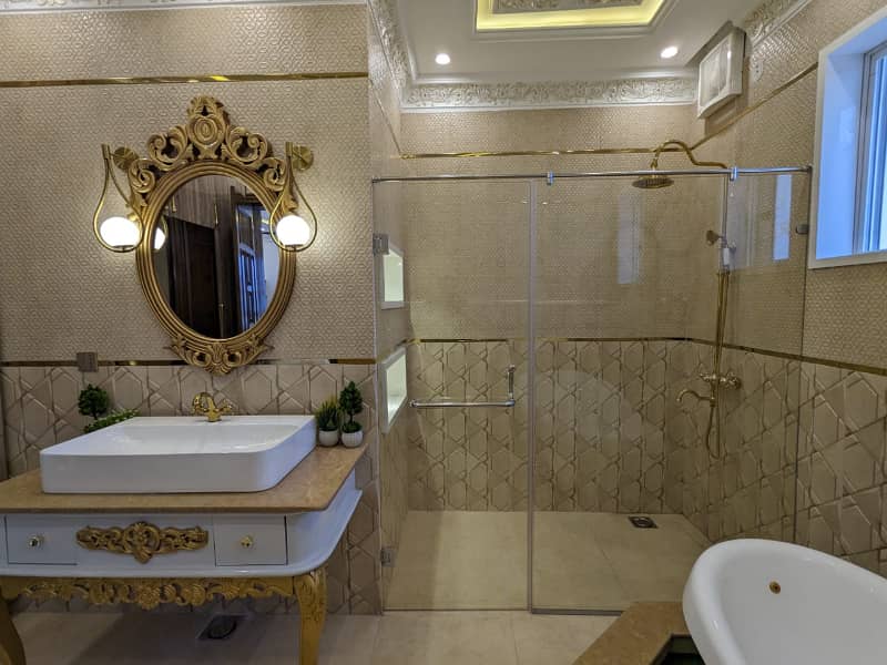 A BEAUTIFUL 1 KANAL HOUSE FOR SALE IN SHAHEEN BLOCK SECTOR B BAHRIA TOWN LAHORE 3