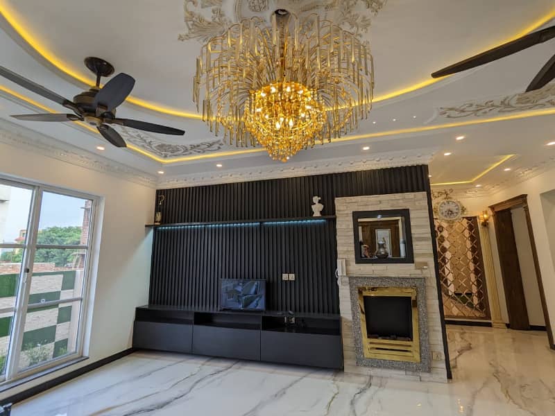 A BEAUTIFUL 1 KANAL HOUSE FOR SALE IN SHAHEEN BLOCK SECTOR B BAHRIA TOWN LAHORE 5