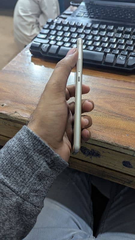 p9 lite gold coler condition 10.9. 5 1