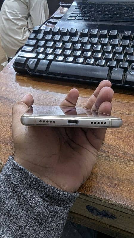 p9 lite gold coler condition 10.9. 5 4