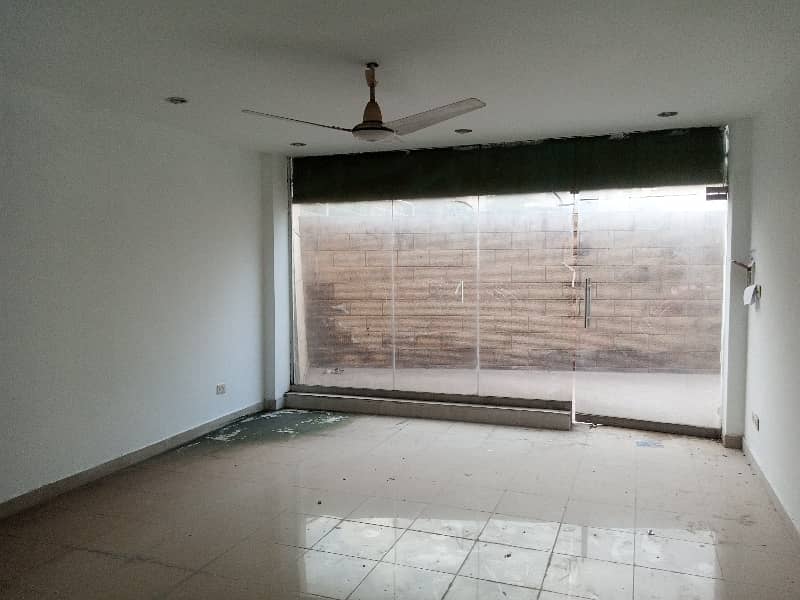 Shop Of 285 Square Feet Is Available For rent In Bahria Town Phase 3 4