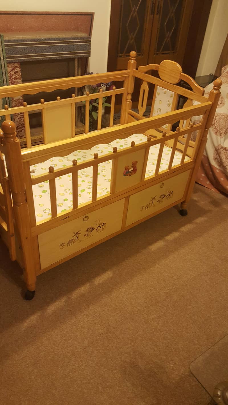 baby cot 1