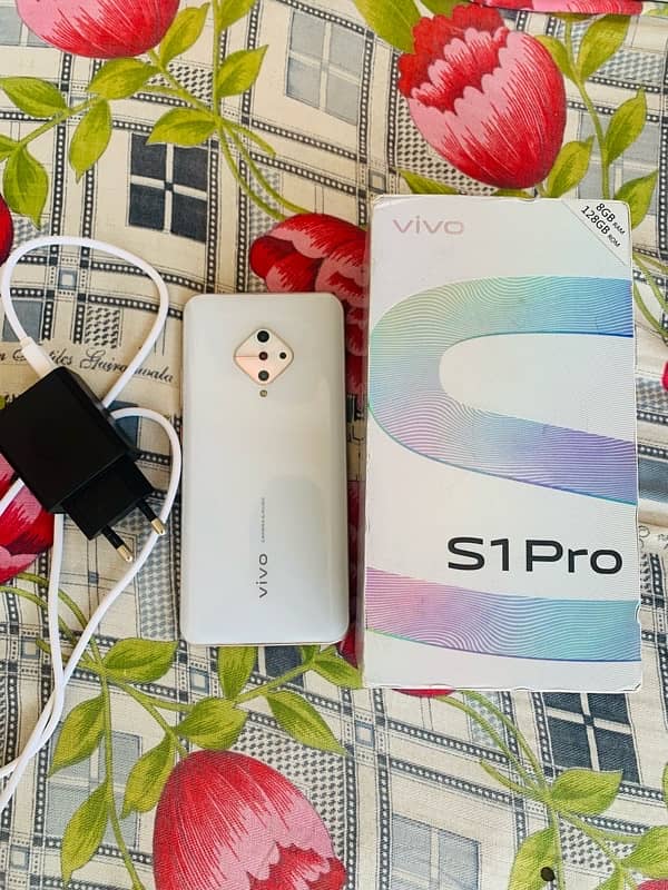 vivo s1 pro 8/128 Gb with box and charger 1