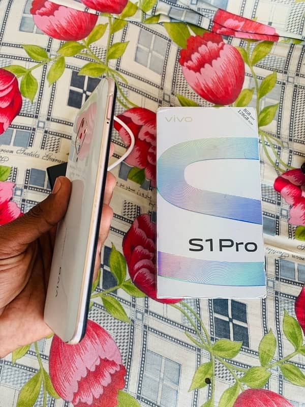 vivo s1 pro 8/128 Gb with box and charger 5