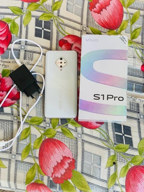 vivo s1 pro 8/128 Gb with box and charger 6