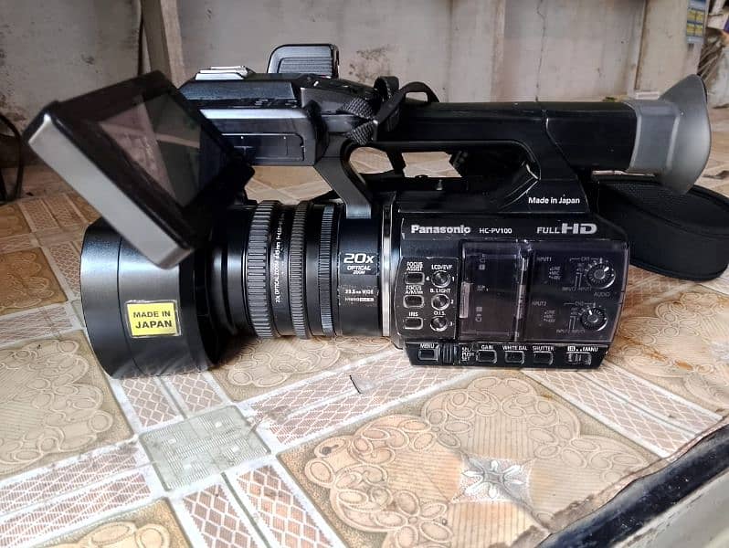 Panasonic PV100 Video Camera for Sale with Extra Battery, Box, 3