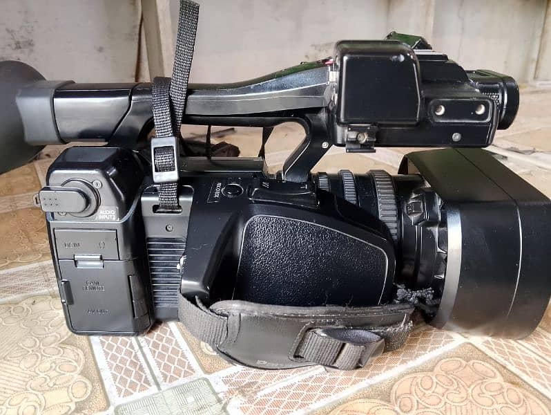 Panasonic PV100 Video Camera for Sale with Extra Battery, Box, 4