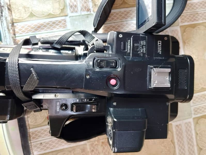 Panasonic PV100 Video Camera for Sale with Extra Battery, Box, 5