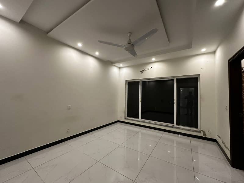 10 Marla House For Sale In Paragon City Lahore 3