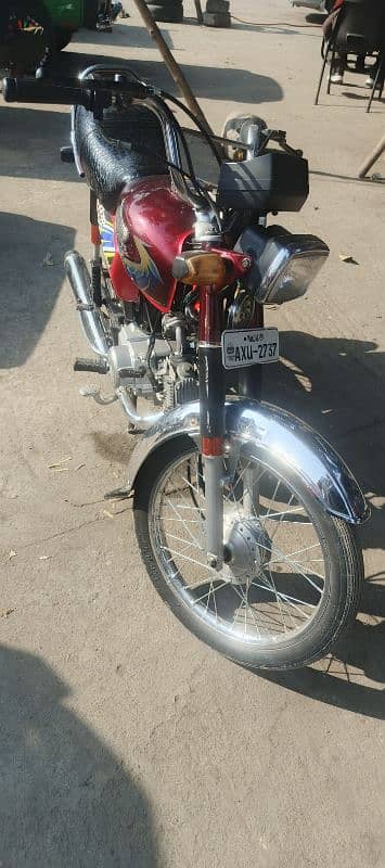 Honda CD 70% engine  like a new bike 0