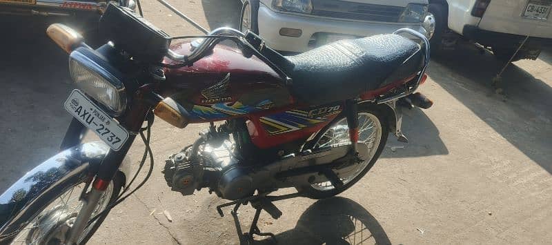 Honda CD 70% engine  like a new bike 2