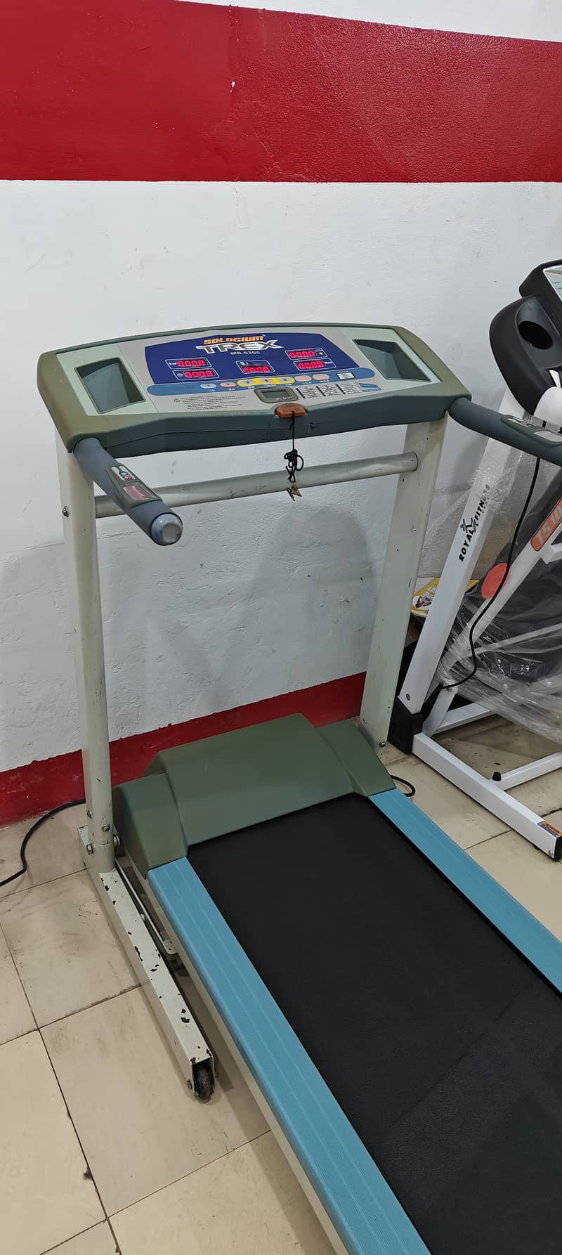 Treadmills /Running Machine/Eletctric treadmill/Ellipticals/Exercise 3