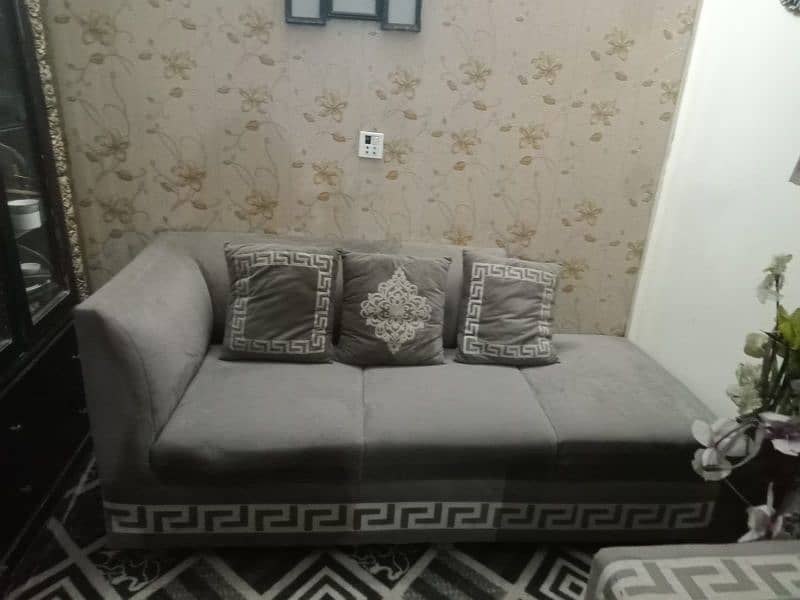 L shape sofa almost 5 months use brand new condition 1