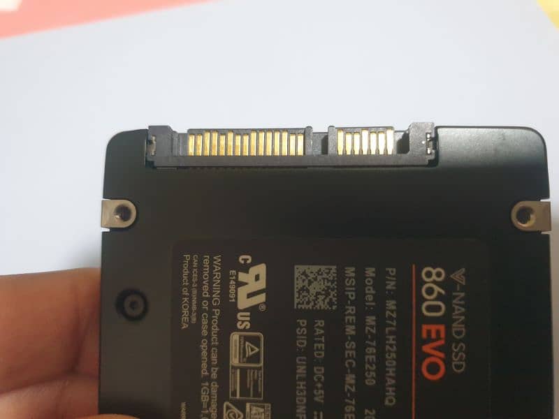 Samsung 860 EVO SSD - 250GB, 100% health, Great Condition, For Sale 2