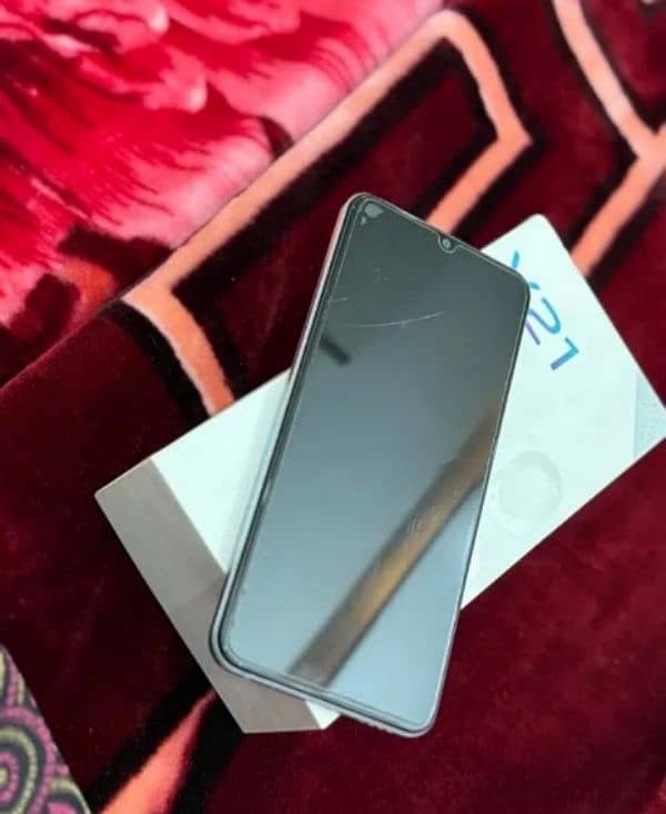 vivo y21 with box 0