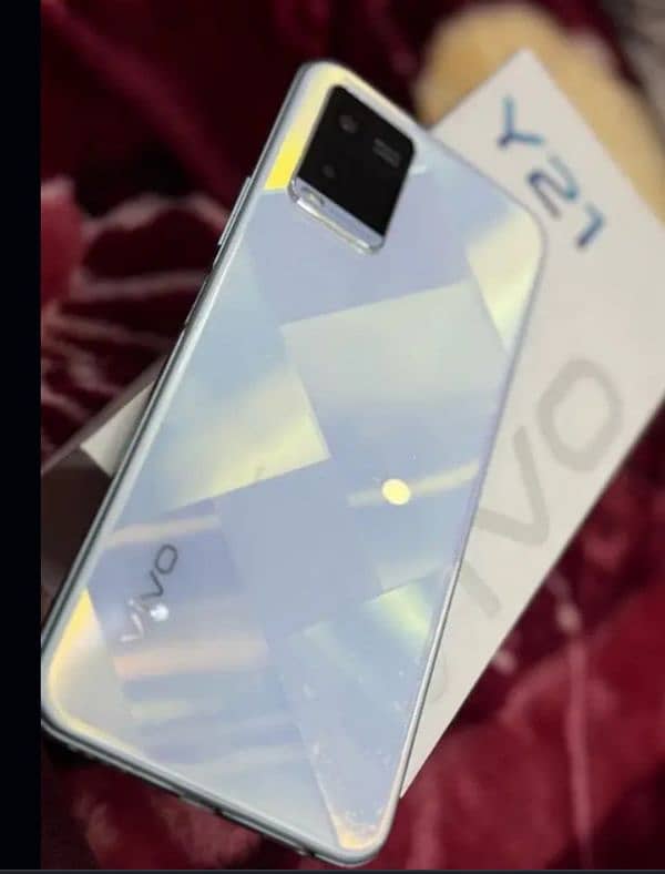 vivo y21 with box 2