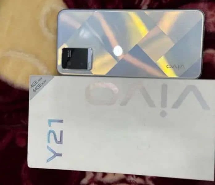 vivo y21 with box 3