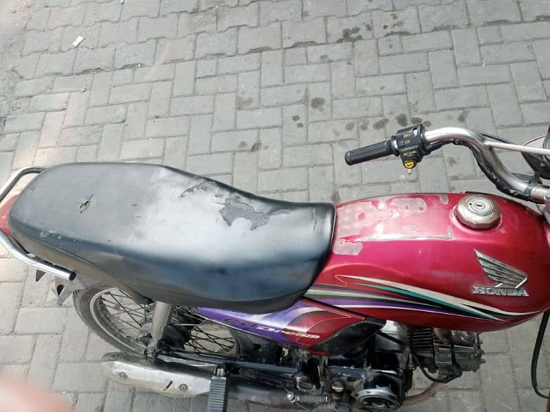 Honda dream CD 70 for sale file nhi hai orignal book hai 1