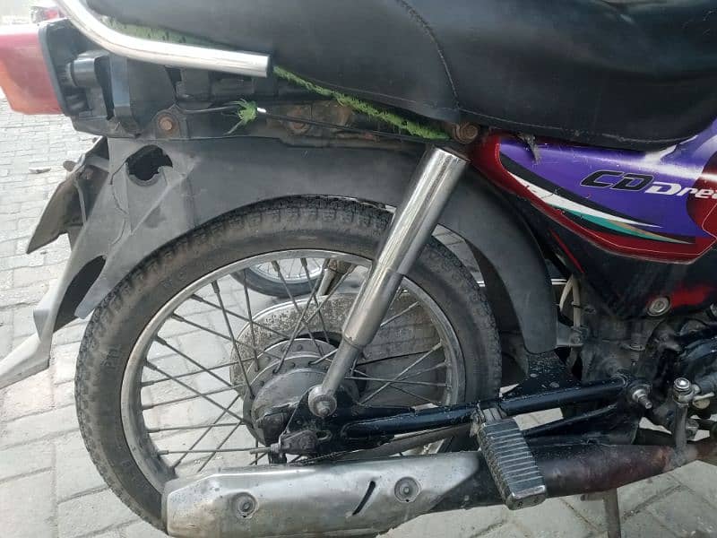 Honda dream CD 70 for sale file nhi hai orignal book hai 7