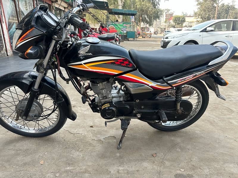 Honda CG 125 Dream 2014 0