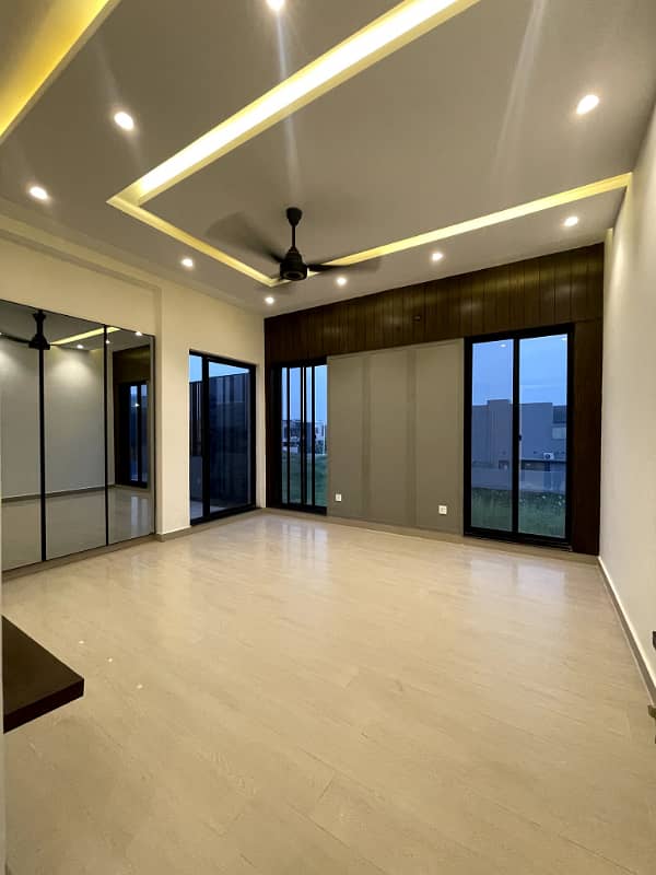 DHA Phase 7, 10 Marla, 04 Bed, Luxurious House For Sale. 24