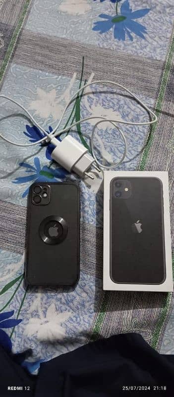 iPhone 11 64GB Jv with Box 9