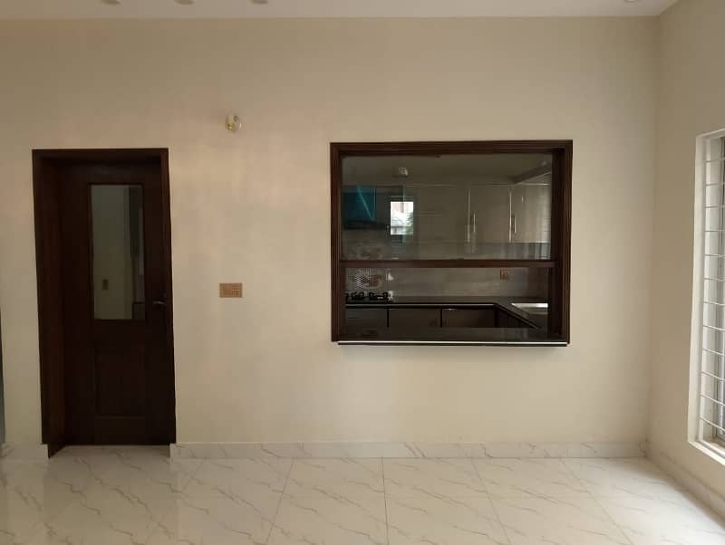 10 Marla House Available For Sale In Nasheman-E-Iqbal Phase 2 If You Hurry 6