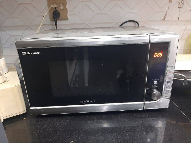 Dawlance microwave oven with grill 2