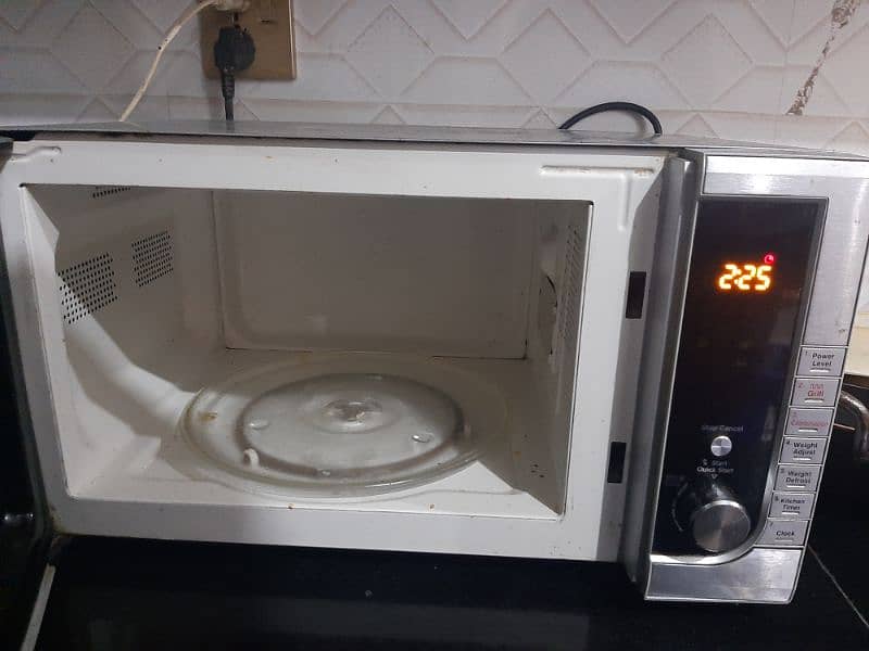 Dawlance microwave oven with grill 3