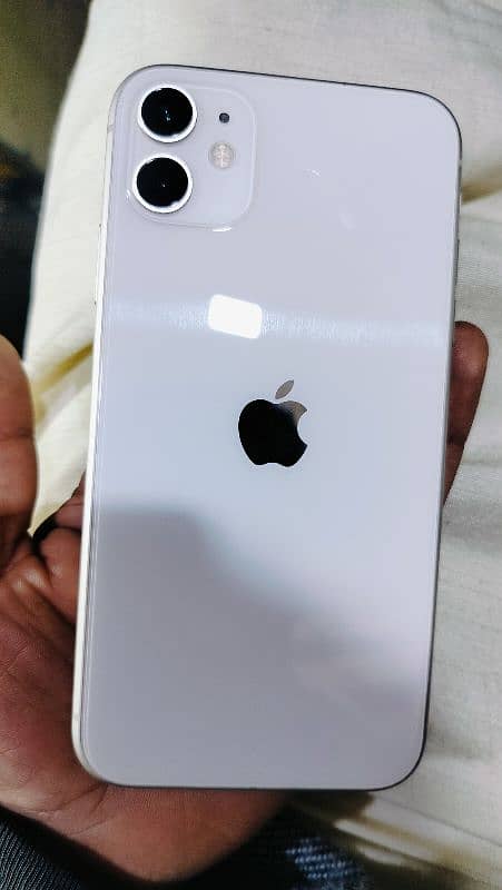 iphone 11 condition 10/10 pta approved 6