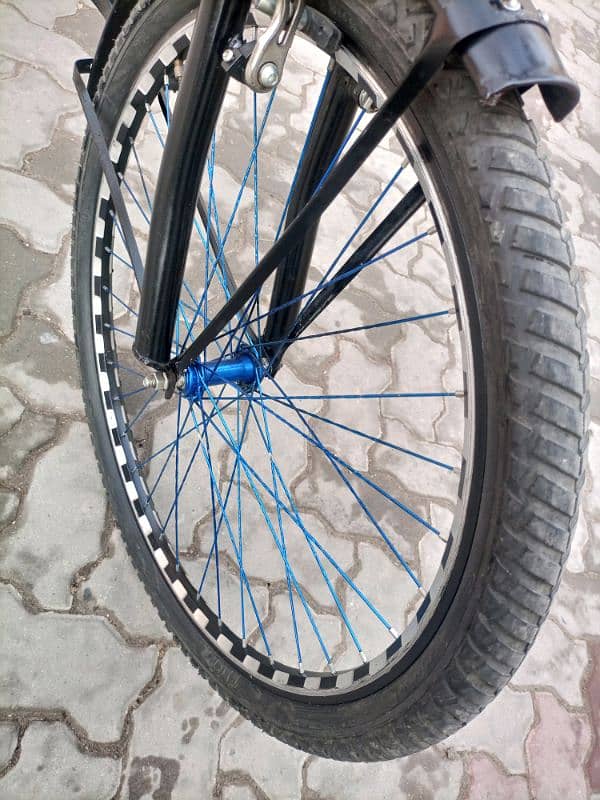 26 INCH PHONIX & ALLOY RIM  CYCLE IN GOOD CONDITION ALMOST NEW ALL OK 1