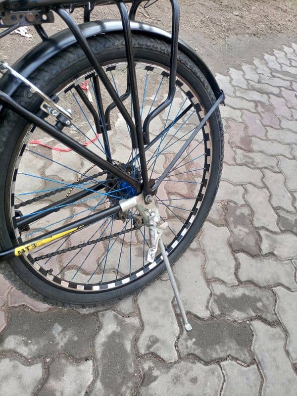 26 INCH PHONIX & ALLOY RIM  CYCLE IN GOOD CONDITION ALMOST NEW ALL OK 15