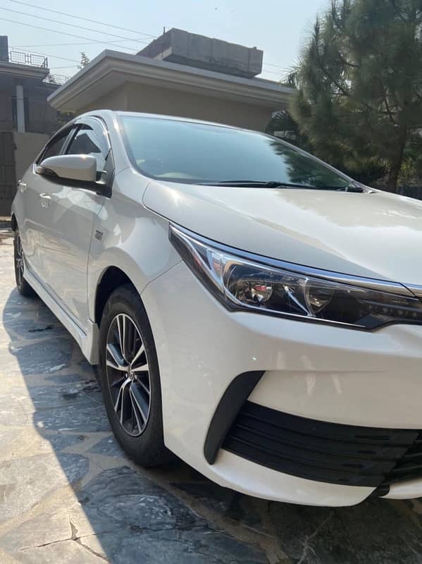 Toyota Corolla Altis 2017 1