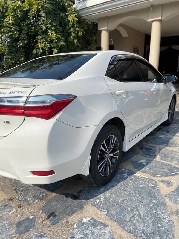 Toyota Corolla Altis 2017 3