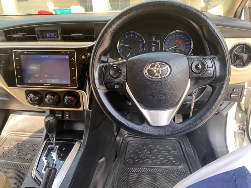 Toyota Corolla Altis 2017 4