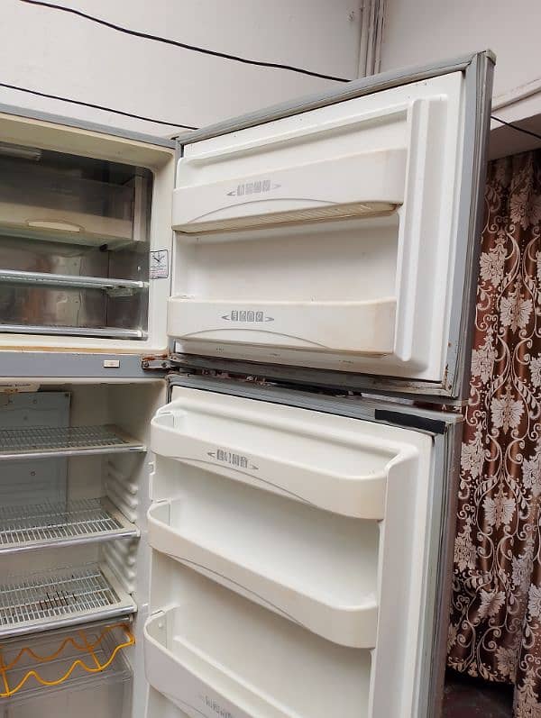 Dawlance full size fridge for sale 2