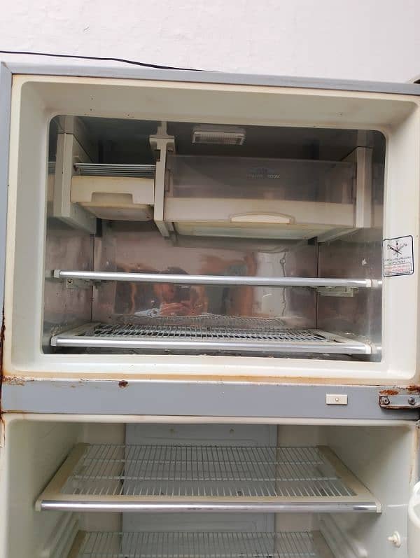 Dawlance full size fridge for sale 3