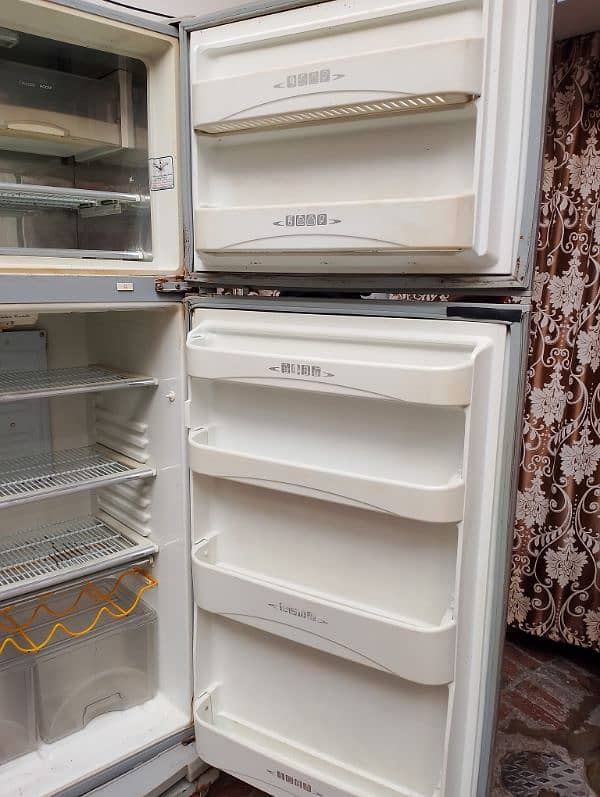 Dawlance full size fridge for sale 4