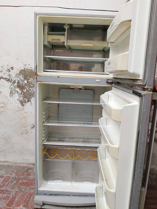 Dawlance full size fridge for sale 5