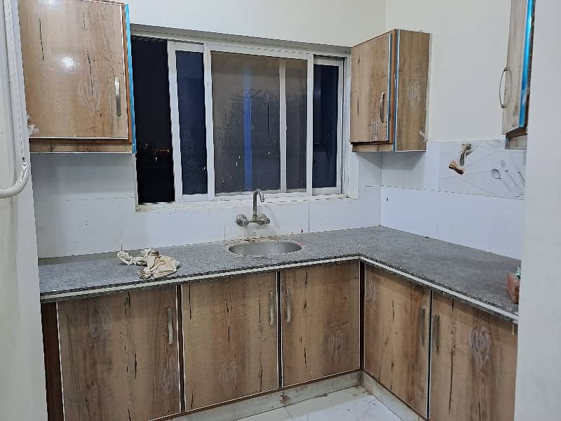 neat and clean flat available near UCP university and shokat khanum hospital 1