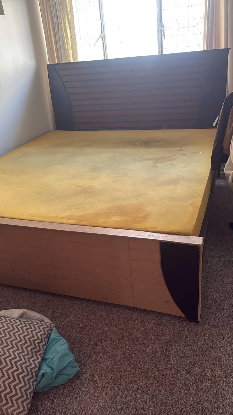 King Size Bed with Matress in Good Condition for Sale 2