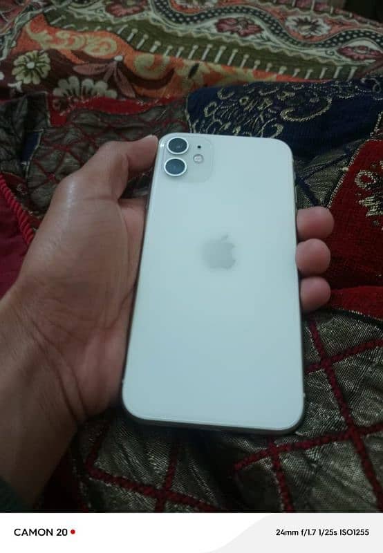 iphone 11 good condition 10/10 water pack 0