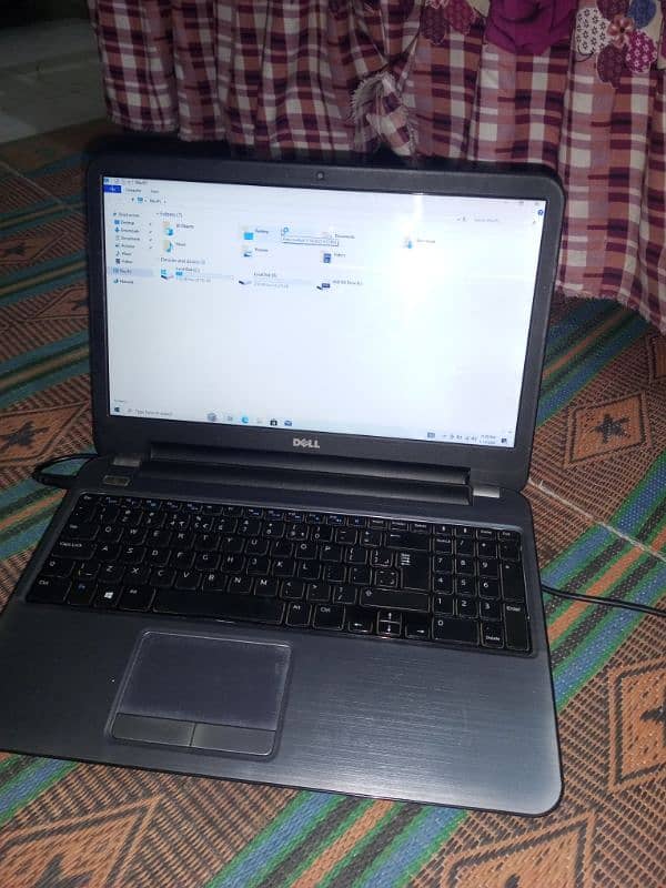 Dell laptop cor i3 2nd Gen screen ma laina ha 0