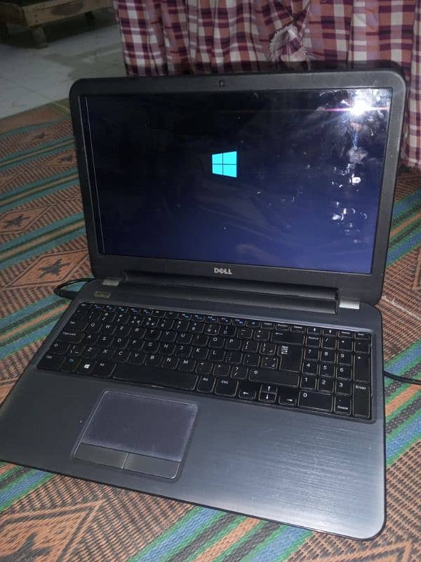 Dell laptop cor i3 2nd Gen screen ma laina ha 2