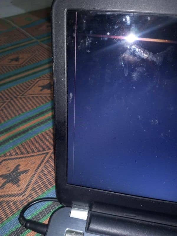 Dell laptop cor i3 2nd Gen screen ma laina ha 3