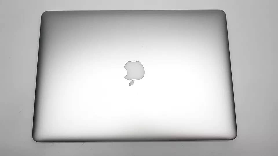 Macbook Pro 2015 15inch Core i7 16/512 M2 Apple SSD 2GB Radeon R9 GPU 5