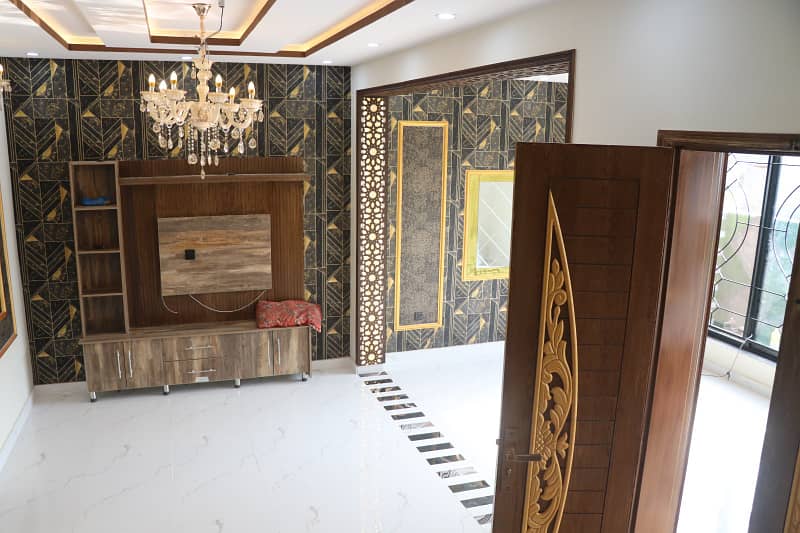 5.75 Marla Triple Storey Luxury House Is Available For Sale In Park View City Platinum Block Lahore 5