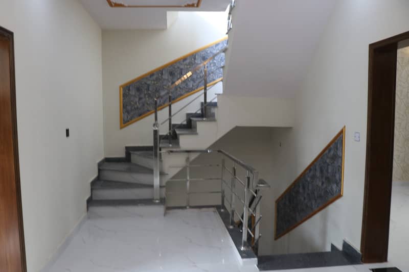 5.75 Marla Triple Storey Luxury House Is Available For Sale In Park View City Platinum Block Lahore 14